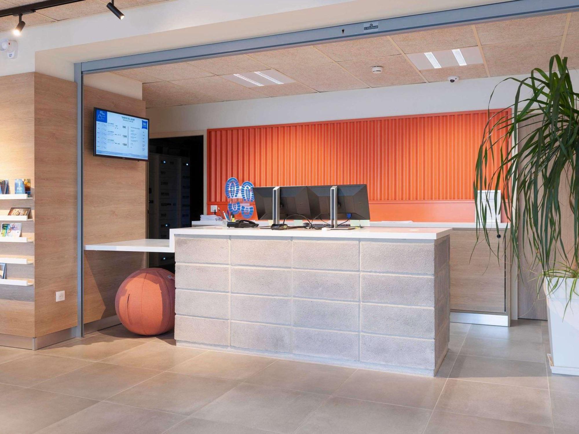 Ibis Budget Mont De Marsan Екстериор снимка